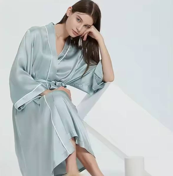 Manufacture Wholesale Classic Fashion 100% Natural Pure Silk Pajamas Robe For Women